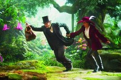 James Franco and Mila Kunis in one the top family films of 2013, Oz the Great and Powerful