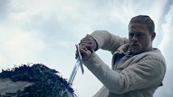 Charlie Hunnam gets medieval in the top 2017 action movie King Arthur: Legend of the Sword